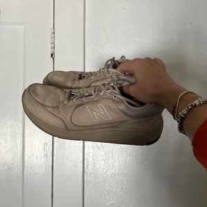 New Balance Leather 928 Women’s 8.5 Walking Shoe